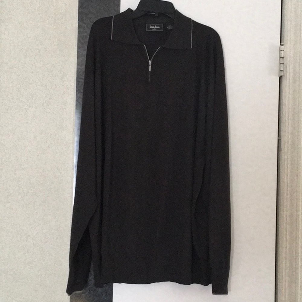 Men’s sweater,
